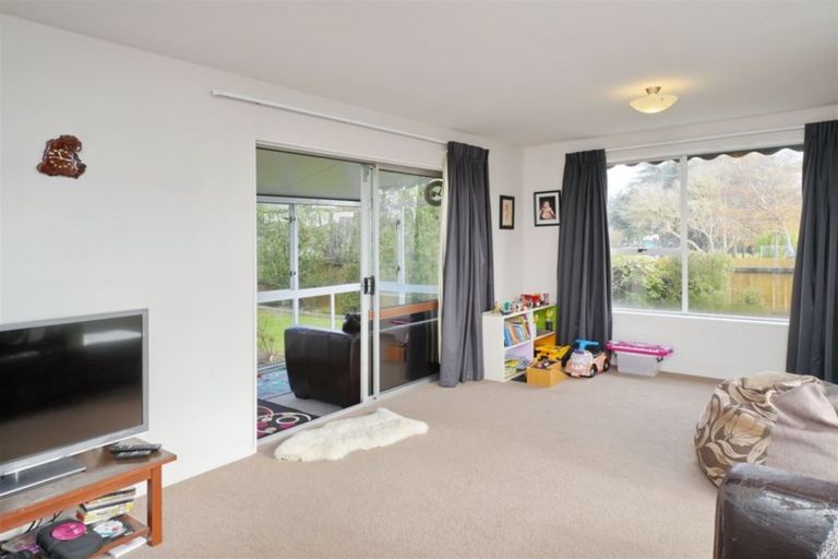 Photo of property in 15 Inwoods Road, Parklands, Christchurch, 8083