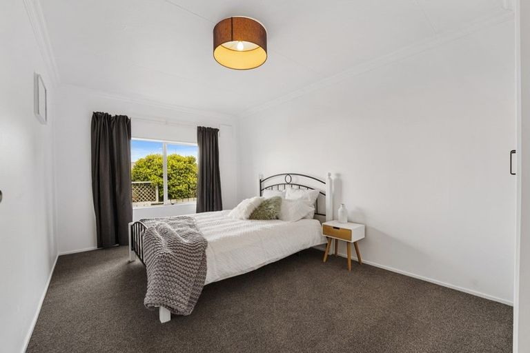 Photo of property in 1/18 Herekawe Drive, Spotswood, New Plymouth, 4310