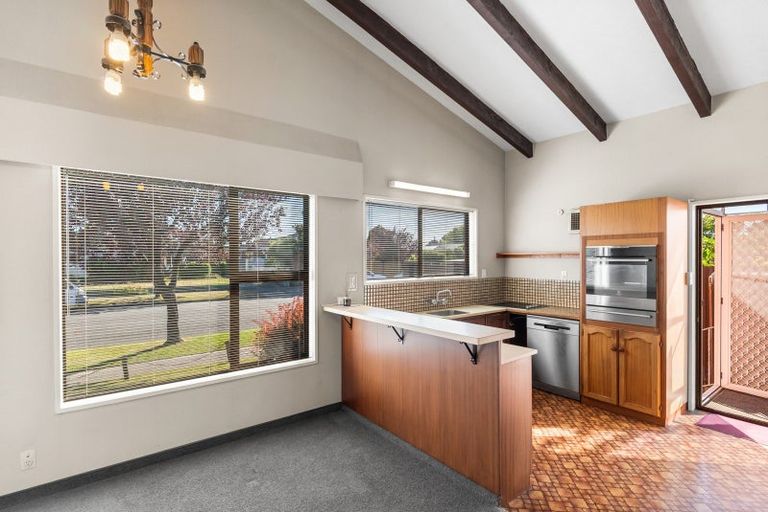 Photo of property in 1/147 Warren Crescent, Hillmorton, Christchurch, 8025