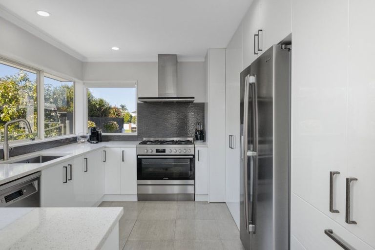 Photo of property in 18 Lotus Avenue, Mount Maunganui, 3116
