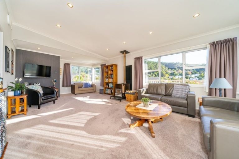 Photo of property in 40 Sunbrae Drive, Silverstream, Upper Hutt, 5019