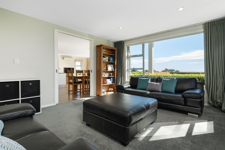 Photo of property in 6 Orakei Place, Welcome Bay, Tauranga, 3112
