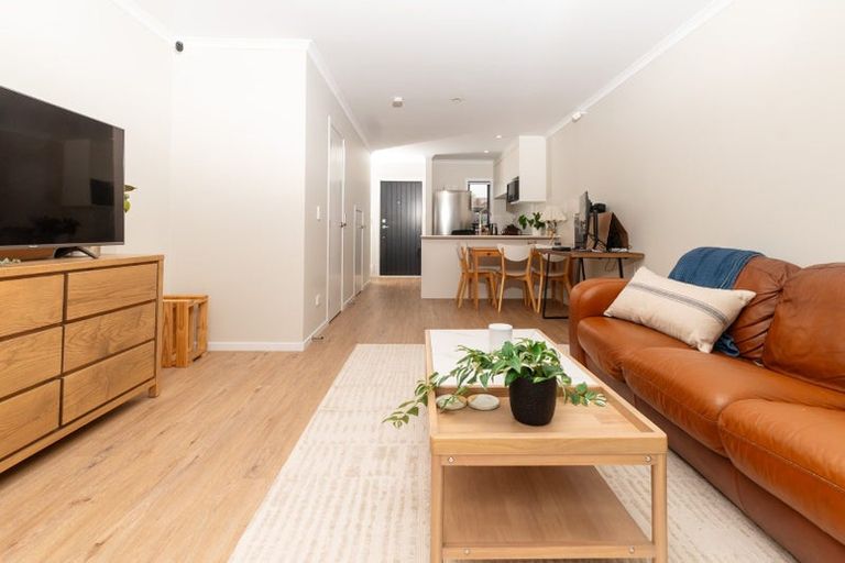 Photo of property in 2/125b Metcalfe Road, Ranui, Auckland, 0612