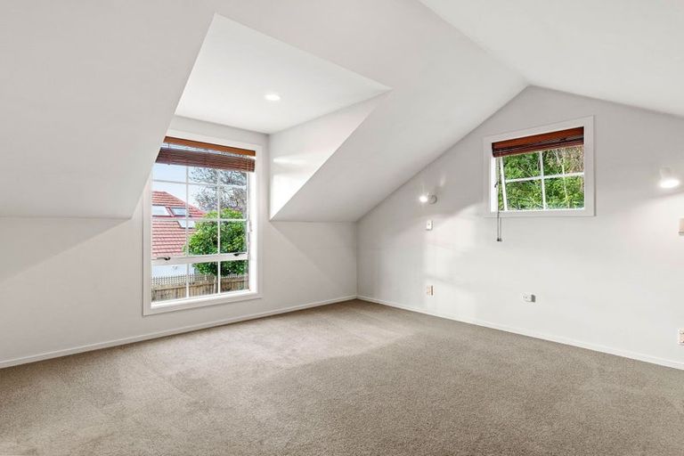 Photo of property in 112 Clyde Road, Ilam, Christchurch, 8041