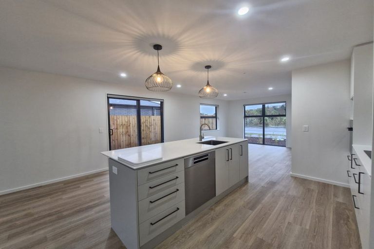 Photo of property in 124 Kennedys Bush Road, Halswell, Christchurch, 8025