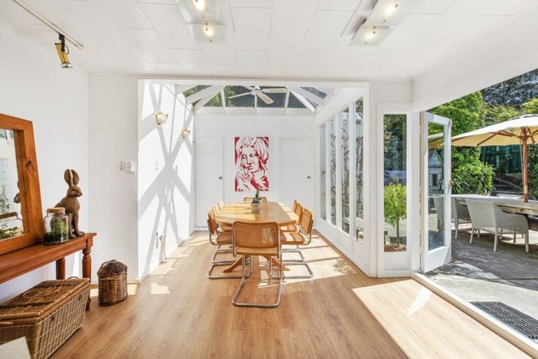 Photo of property in 225 Marine Parade, Seatoun, Wellington, 6022