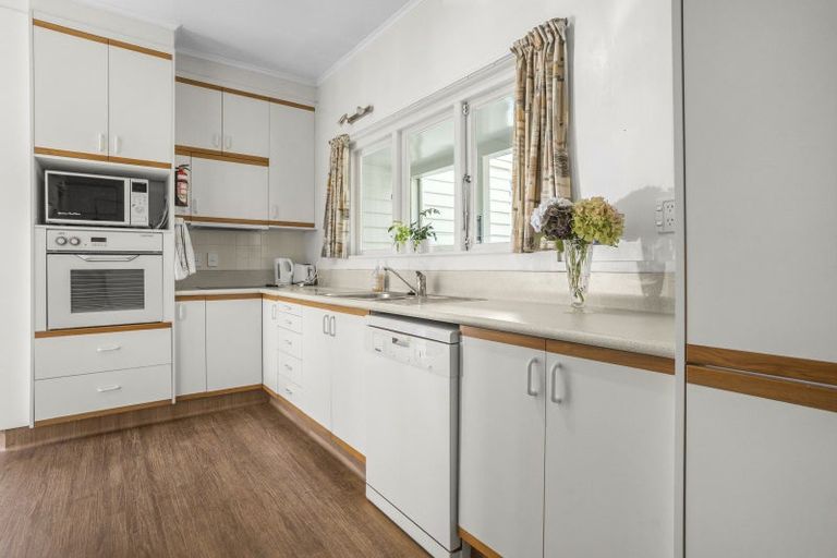 Photo of property in 85 Ludlam Crescent, Woburn, Lower Hutt, 5010