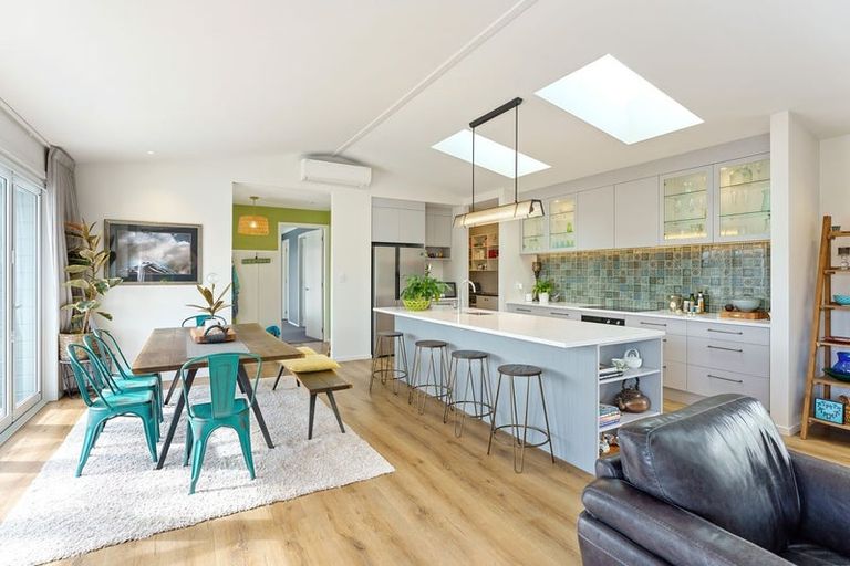 Photo of property in 6 Arapipi Way, Peka Peka, Waikanae, 5391