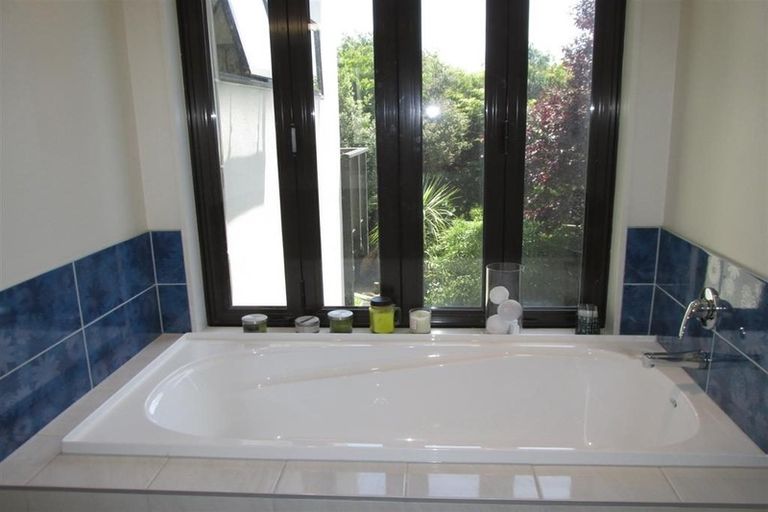 Photo of property in 11 Longhurst Terrace, Cashmere, Christchurch, 8022