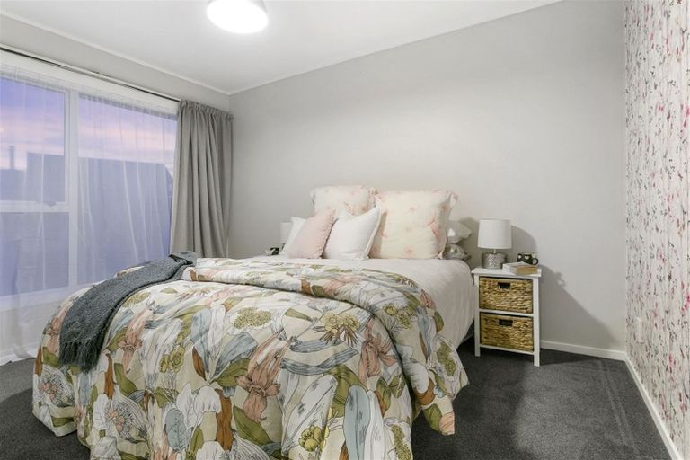 Photo of property in 1/111 Sylvan Avenue, Northcote, Auckland, 0627