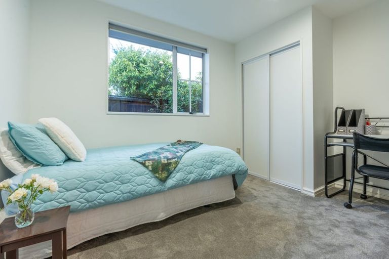 Photo of property in 99 Avonhead Road, Avonhead, Christchurch, 8042