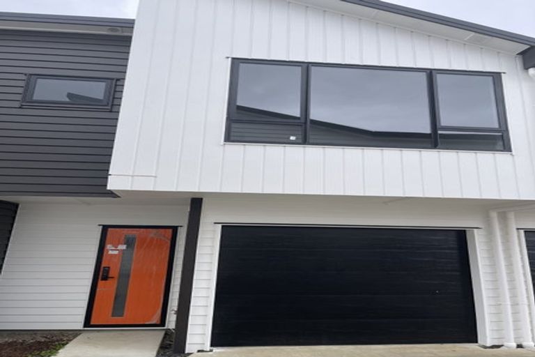 Photo of property in 17b Kemble Close, Mangere, Auckland, 2022