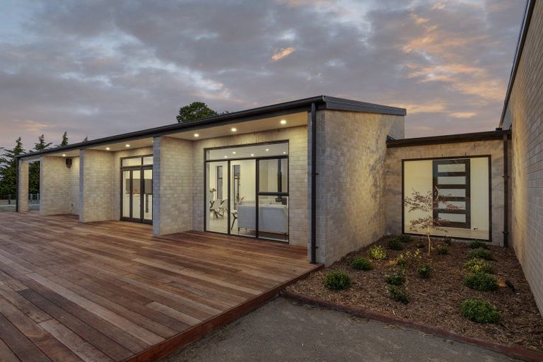 Photo of property in 66 Windsor Drive, Kirwee, Darfield, 7571