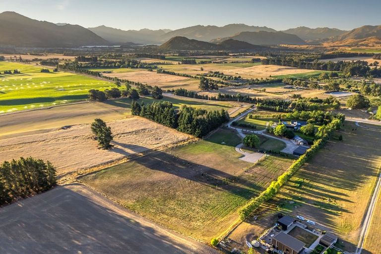 Photo of property in 624 Ballantyne Road, Wanaka, 9382