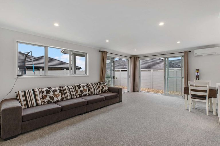 Photo of property in 49 Couldrey Crescent, Red Beach, 0932