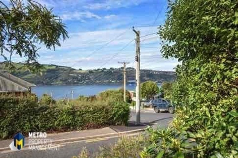 Photo of property in 1 Kowhai Street, Ravensbourne, Dunedin, 9022