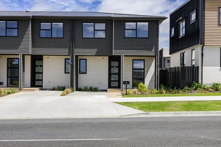 Photo of property in 680 Swanson Road, Swanson, Auckland, 0612
