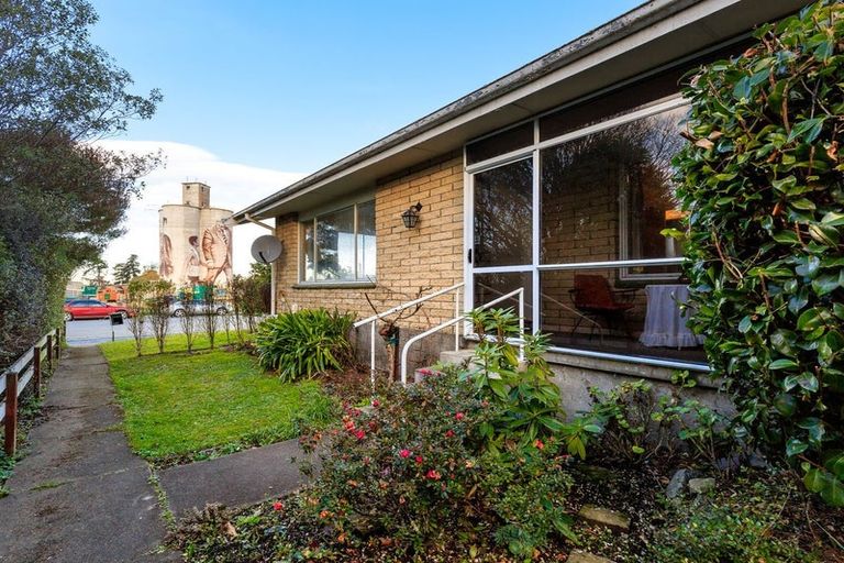 Photo of property in 92 Shearman Street, Waimate, 7924
