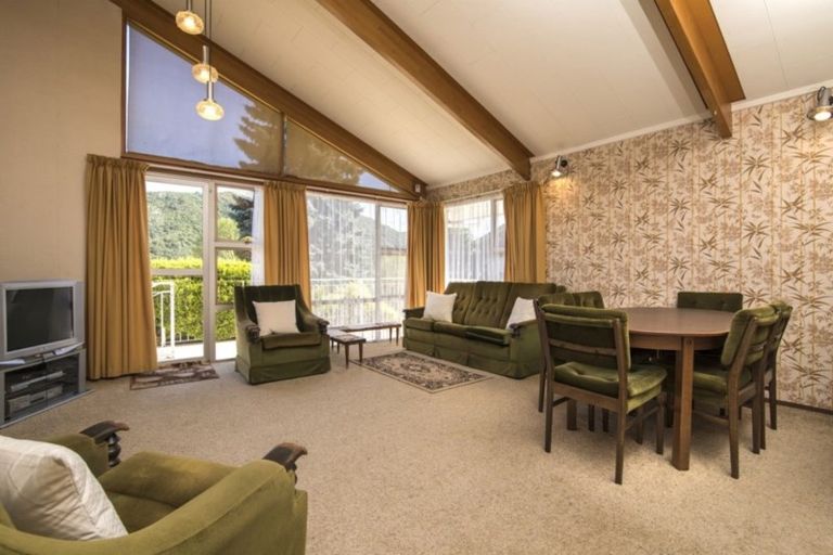 Photo of property in 244 Waikawa Road, Waikawa, Picton, 7220