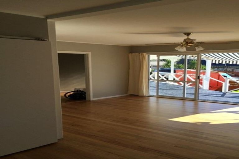 Photo of property in 45 Glen Marine Parade, Glendene, Auckland, 0602