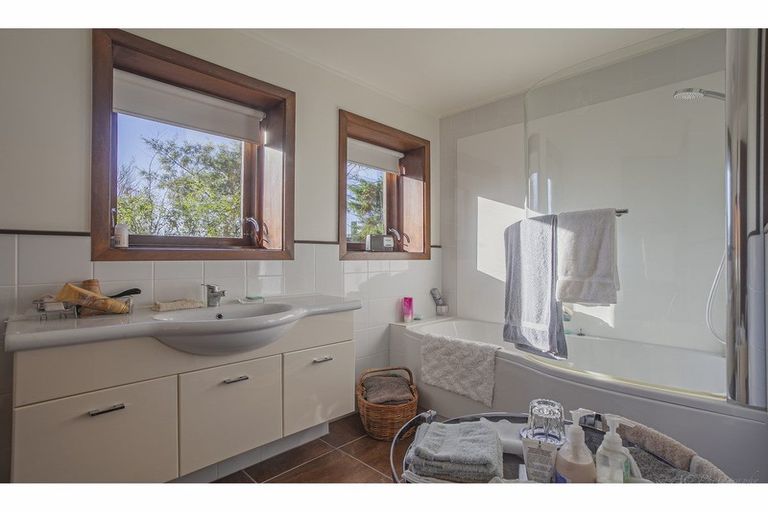 Photo of property in 82 Douglas Street, Highfield, Timaru, 7910