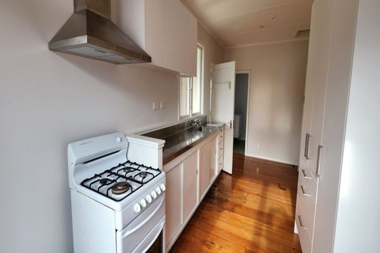 Photo of property in 45 York Street, Moera, Lower Hutt, 5010