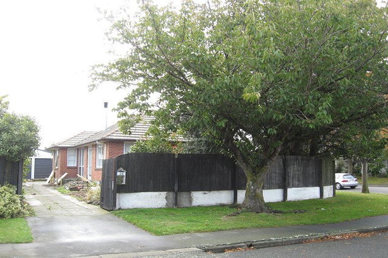Photo of property in 24 Worthy Street, Ilam, Christchurch, 8041