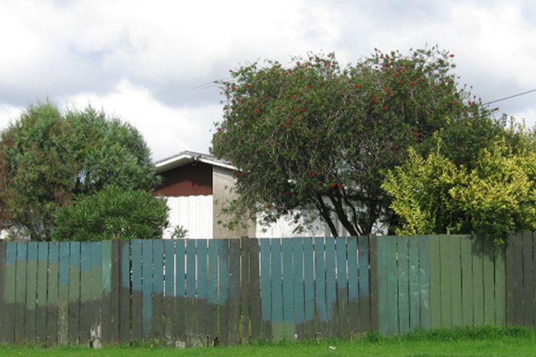 Photo of property in 31d Woodside Road, Massey, Auckland, 0614