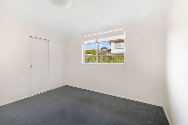Photo of property in 9 Ambury Place, Merrilands, New Plymouth, 4312