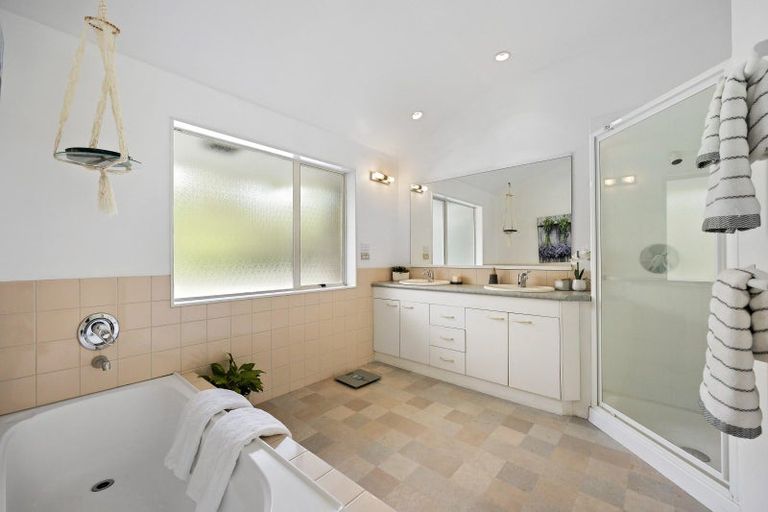 Photo of property in 271 Clevedon Kawakawa Road, Clevedon, Papakura, 2585