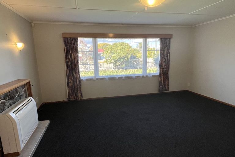 Photo of property in 14 Waterloo Crescent, Hokowhitu, Palmerston North, 4410