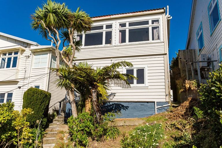 Photo of property in 15 Connaught Terrace, Brooklyn, Wellington, 6021