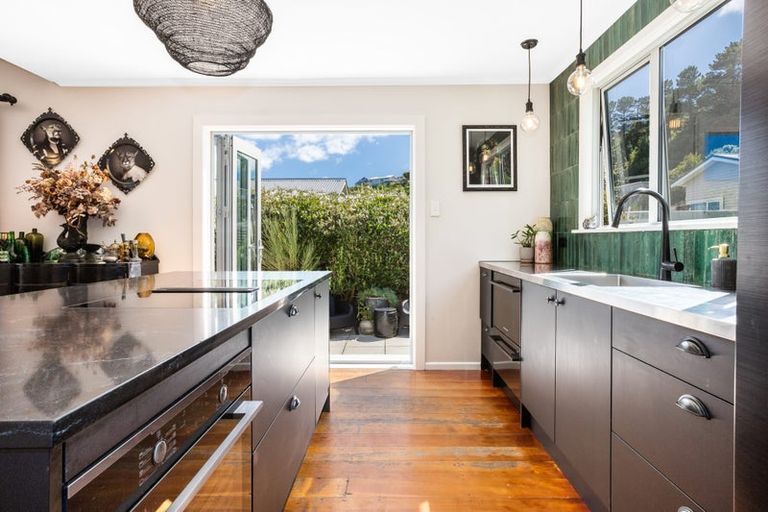 Photo of property in 138 Mana Esplanade, Paremata, Porirua, 5026