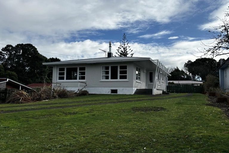 Photo of property in 92 Brois Street, Frankleigh Park, New Plymouth, 4310