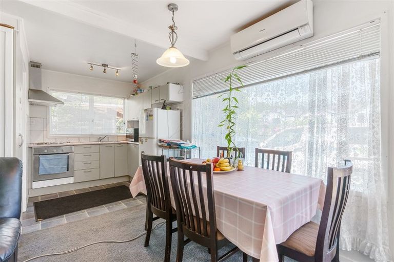 Photo of property in 2/4 Roys Road, Weymouth, Auckland, 2103