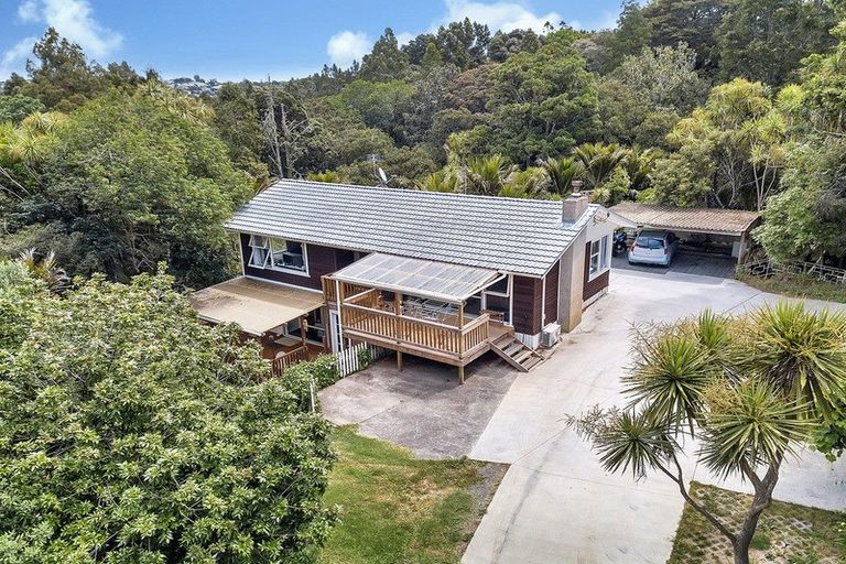 Photo of property in 146 Glenfield Road, Birkenhead, Auckland, 0626