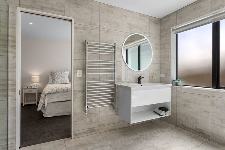 Photo of property in 5 Chatsworth Avenue, Rangiora, 7400