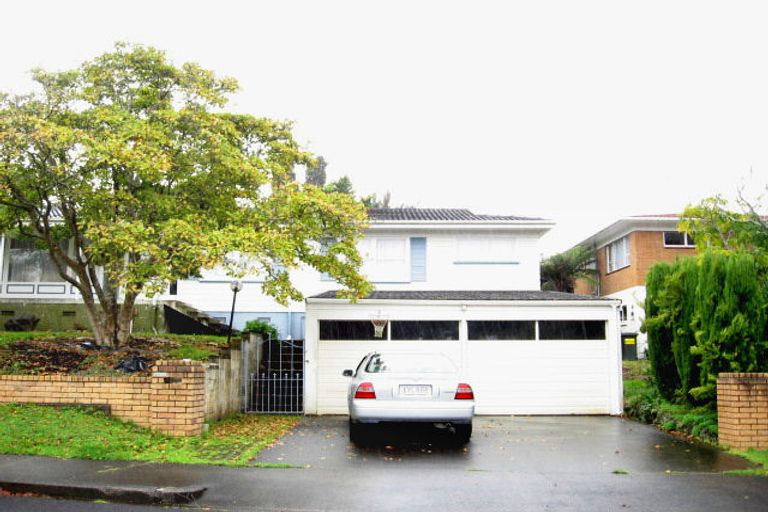 Photo of property in 4 Hartles Place, Mellons Bay, Auckland, 2014