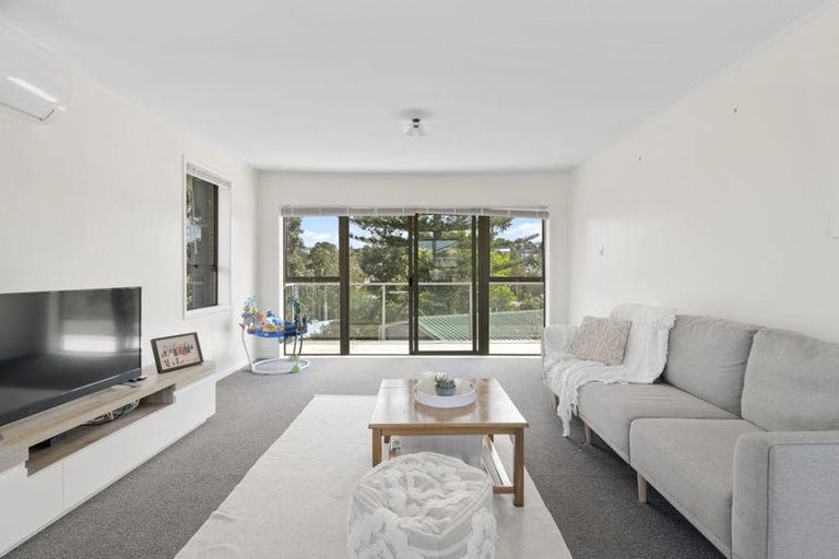 Photo of property in 48a Woodlands Crescent, Browns Bay, Auckland, 0630