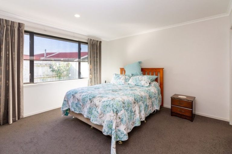 Photo of property in 88 Rosalie Terrace, Kelvin Grove, Palmerston North, 4414