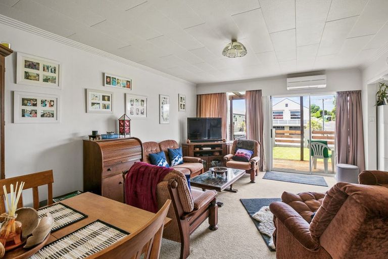 Photo of property in 16a Mangorei Road, Strandon, New Plymouth, 4312