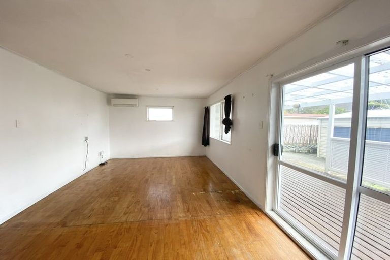 Photo of property in 108 Tirimoana Road, Te Atatu South, Auckland, 0602