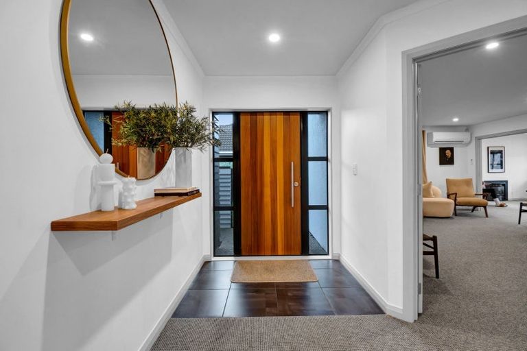 Photo of property in 81 Pacific Drive, Fitzherbert, Palmerston North, 4410