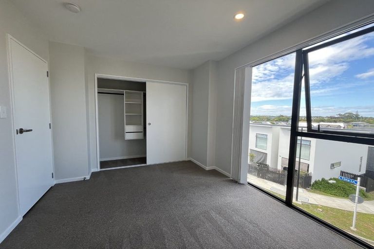Photo of property in 74 Tukari Lane, Mangere Bridge, Auckland, 2022
