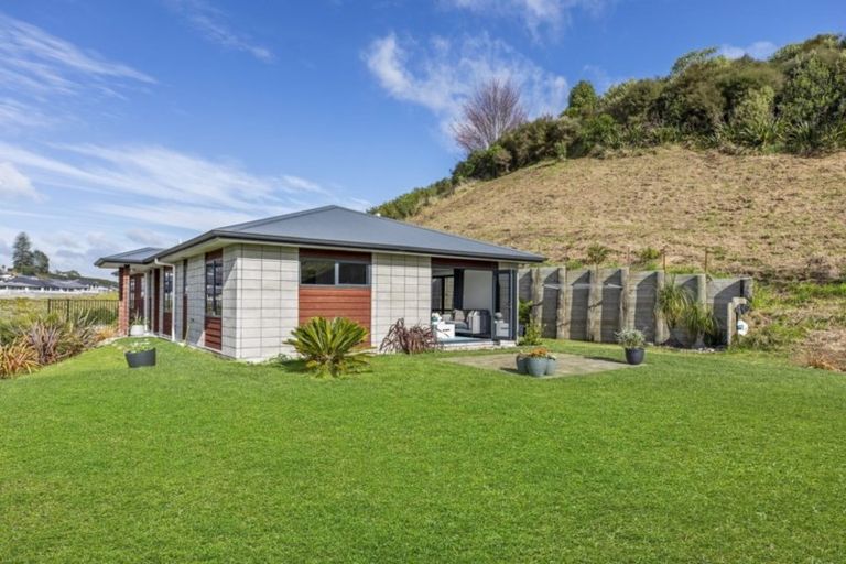 Photo of property in 8 Southill Way, Pyes Pa, Tauranga, 3112