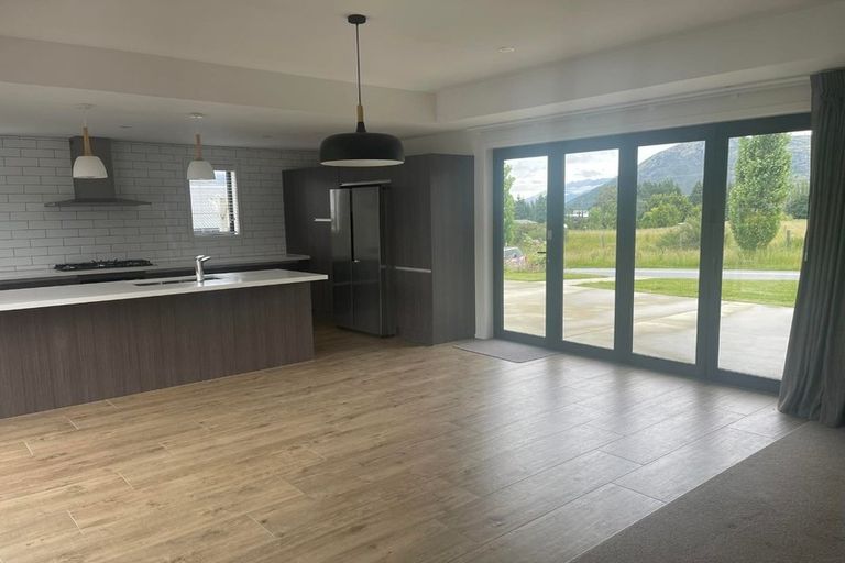 Photo of property in 2 Batsford Lane, Lower Shotover, Queenstown, 9371