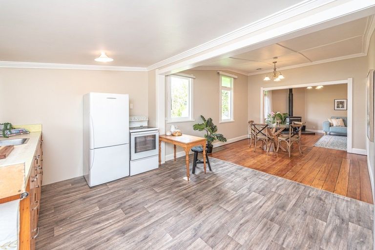 Photo of property in 12 Tregarth Street, Saint Johns Hill, Whanganui, 4501