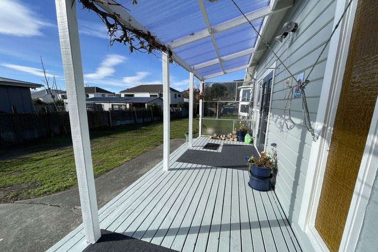 Photo of property in 6 Durham Street, Picton, 7220