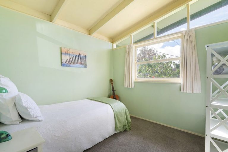 Photo of property in 1/68 Glenvar Road, Torbay, Auckland, 0630