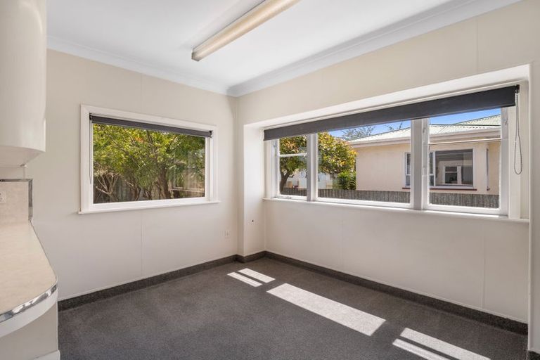 Photo of property in 48 Wood Street, Takaro, Palmerston North, 4410